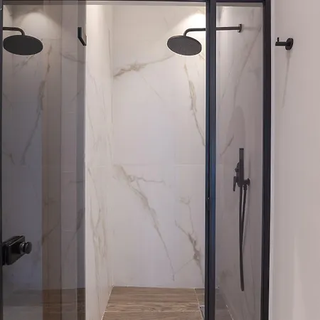 מלון דירות Omma 4*