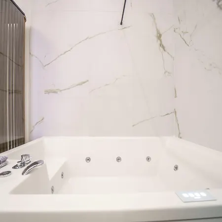 Omma 4* Rethymno (Crete)